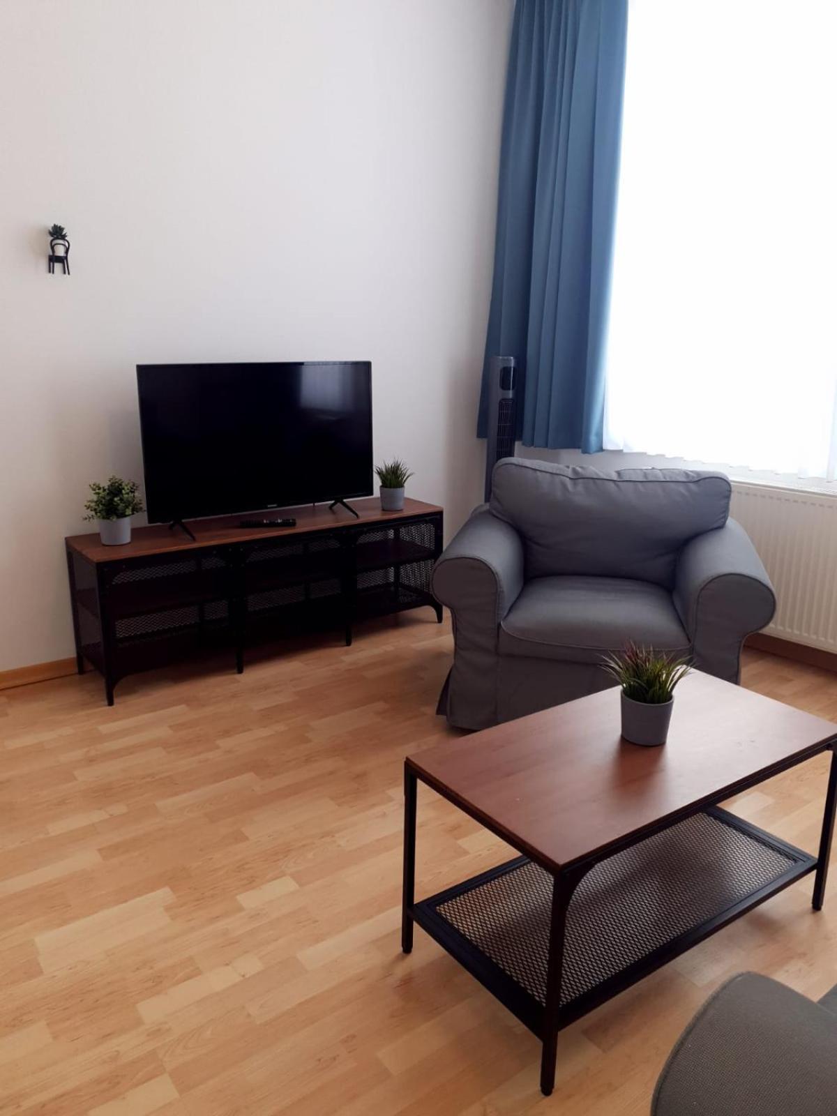 Hotel Dh -Deutsches Haus- Эмден Экстерьер фото