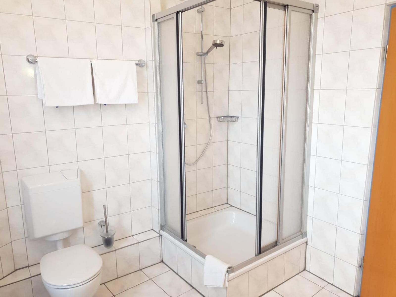 Hotel Dh -Deutsches Haus- Эмден Экстерьер фото