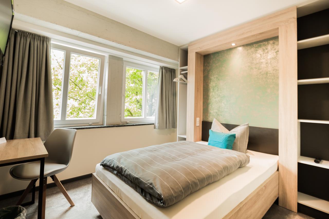 Hotel Dh -Deutsches Haus- Эмден Экстерьер фото