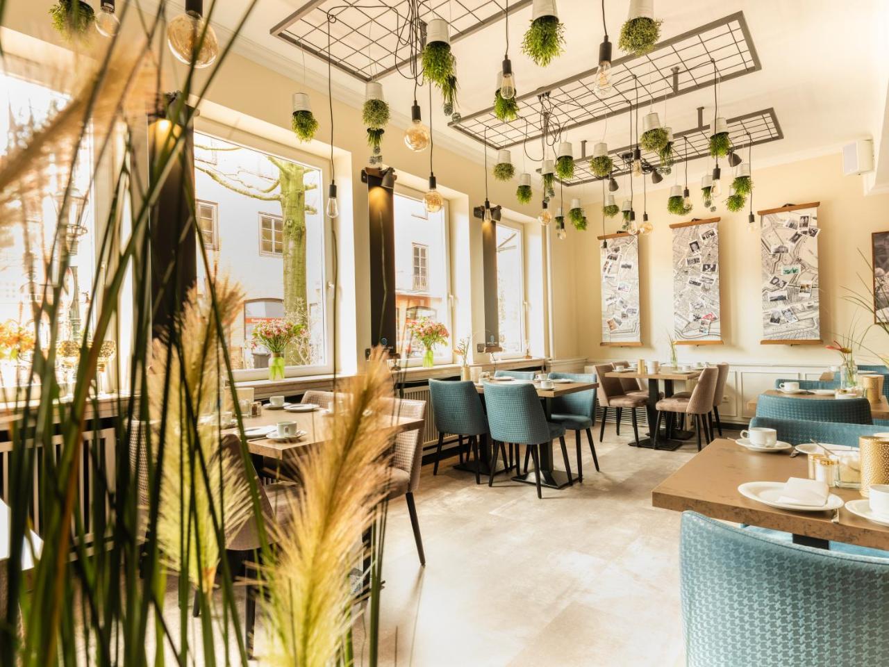 Hotel Dh -Deutsches Haus- Эмден Экстерьер фото